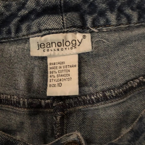 Newport News Jeanology Col. Size 10 High Waisted Denim Blue Jean Mom Shorts - Picture 3 of 3